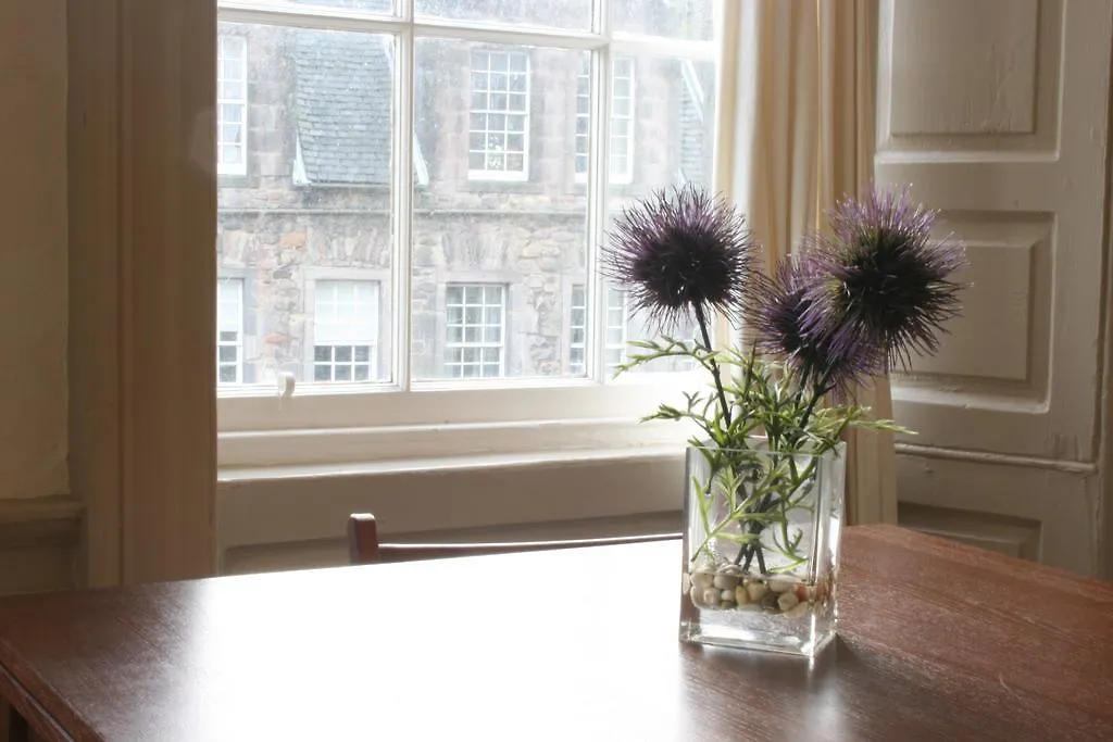 Royal Mile Budget Apartments-1