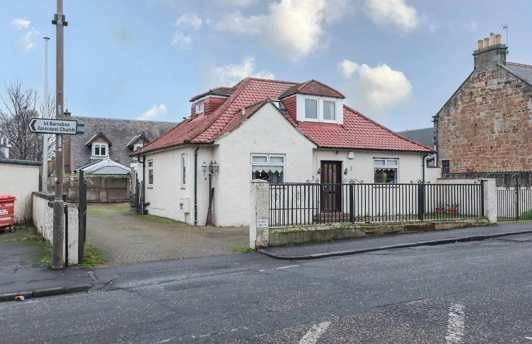 Beautiful Rooms In Edinburgh Cottage Guest House - Free Parking-1