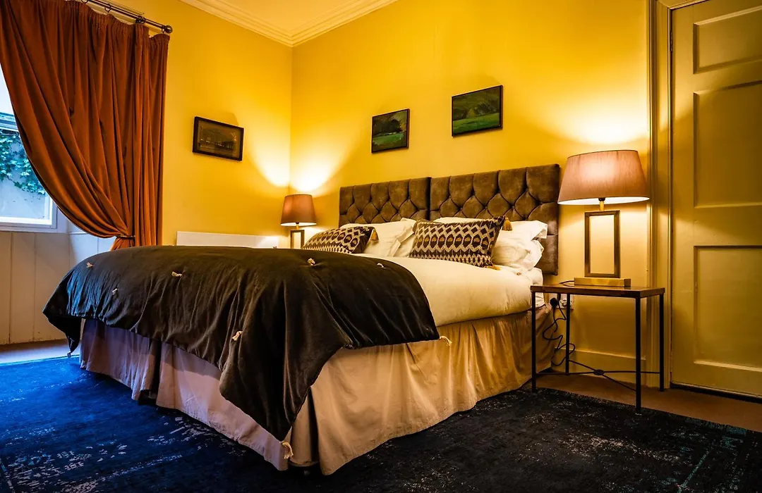 Six Brunton Place Guest House-1