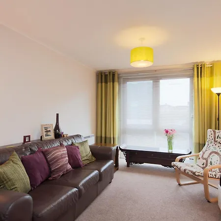 Logie Green Road Apartment-2